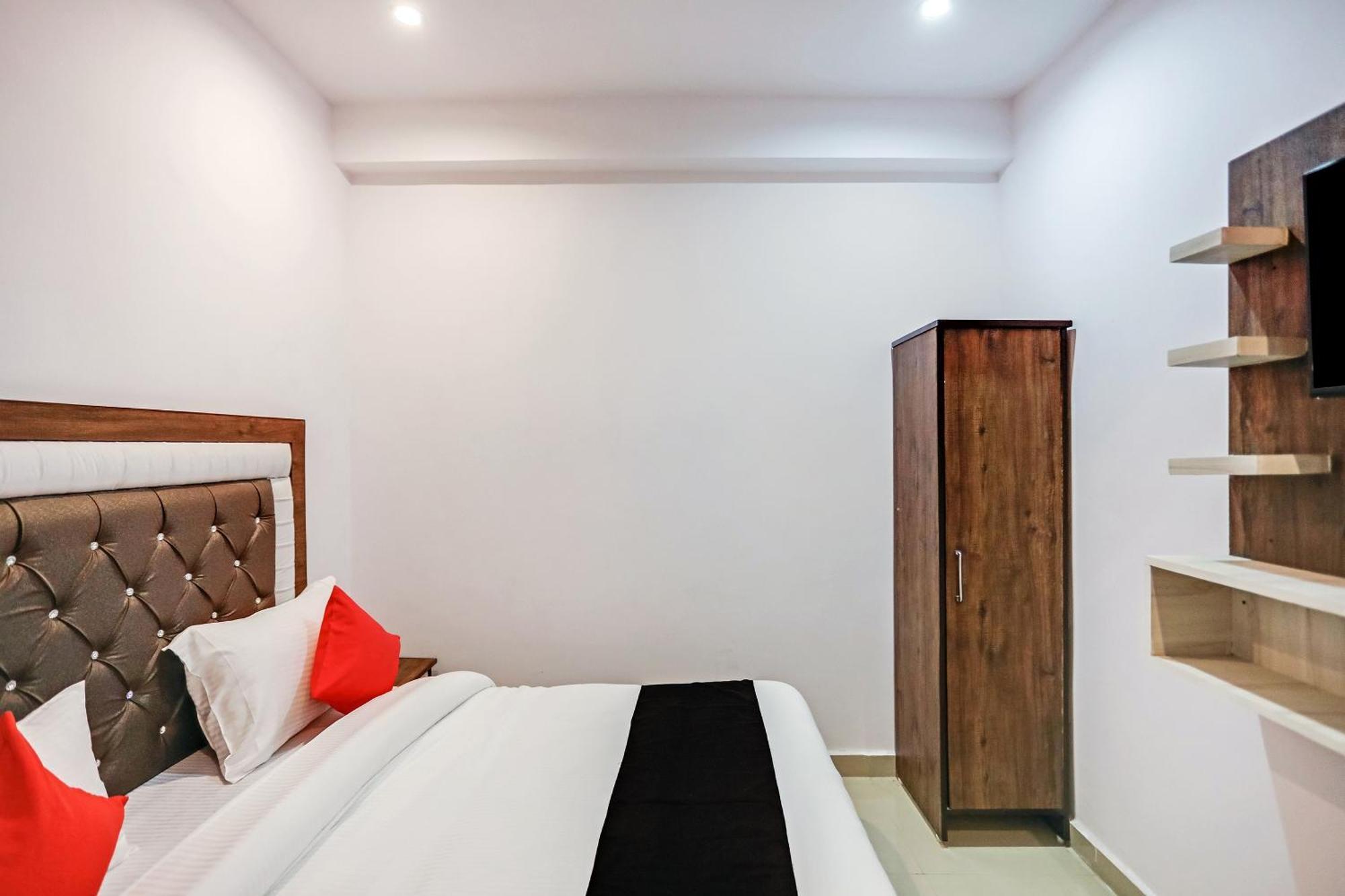 Hotel O Golden Stone Ghaziabad Exterior foto