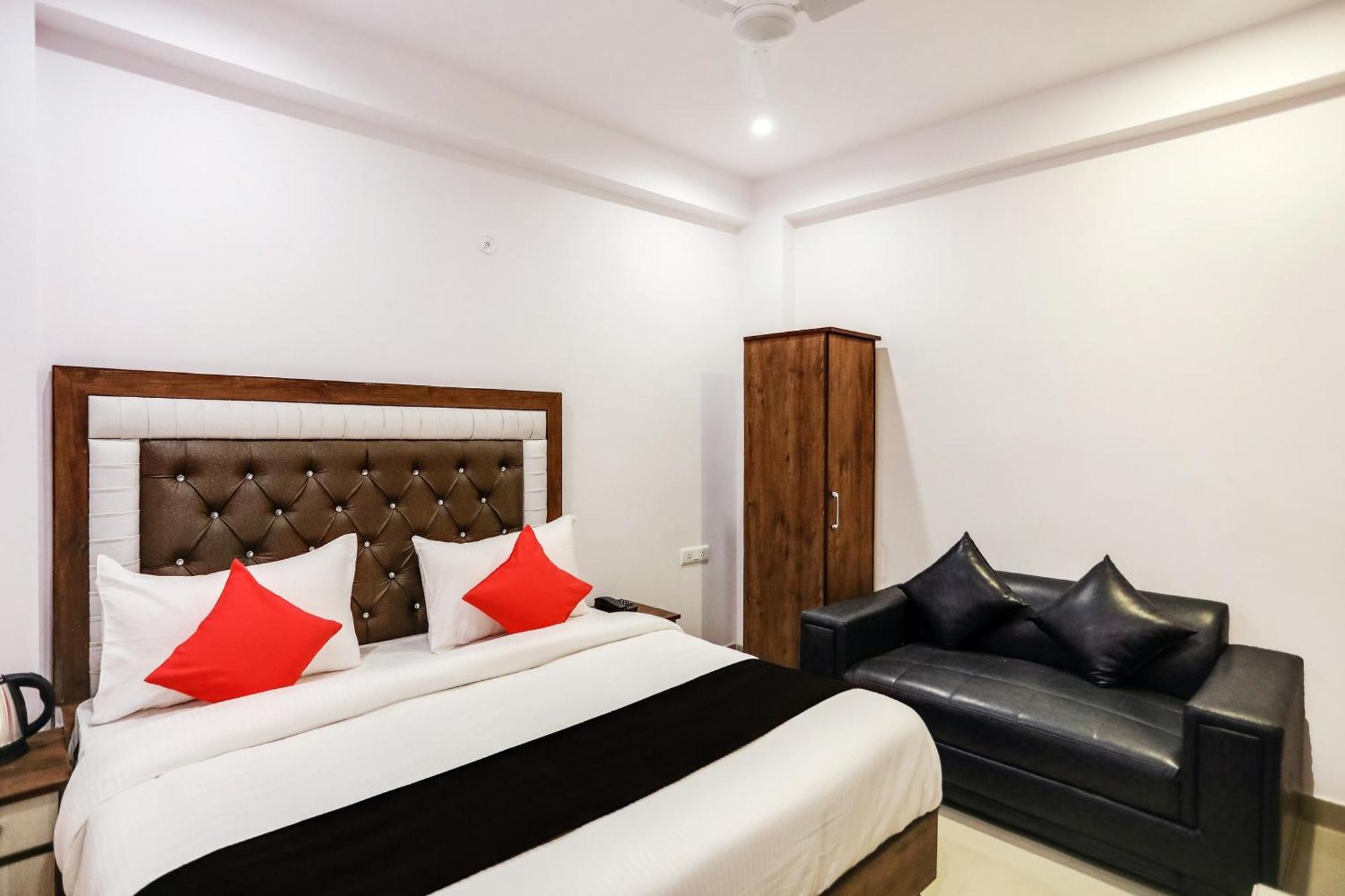 Hotel O Golden Stone Ghaziabad Exterior foto