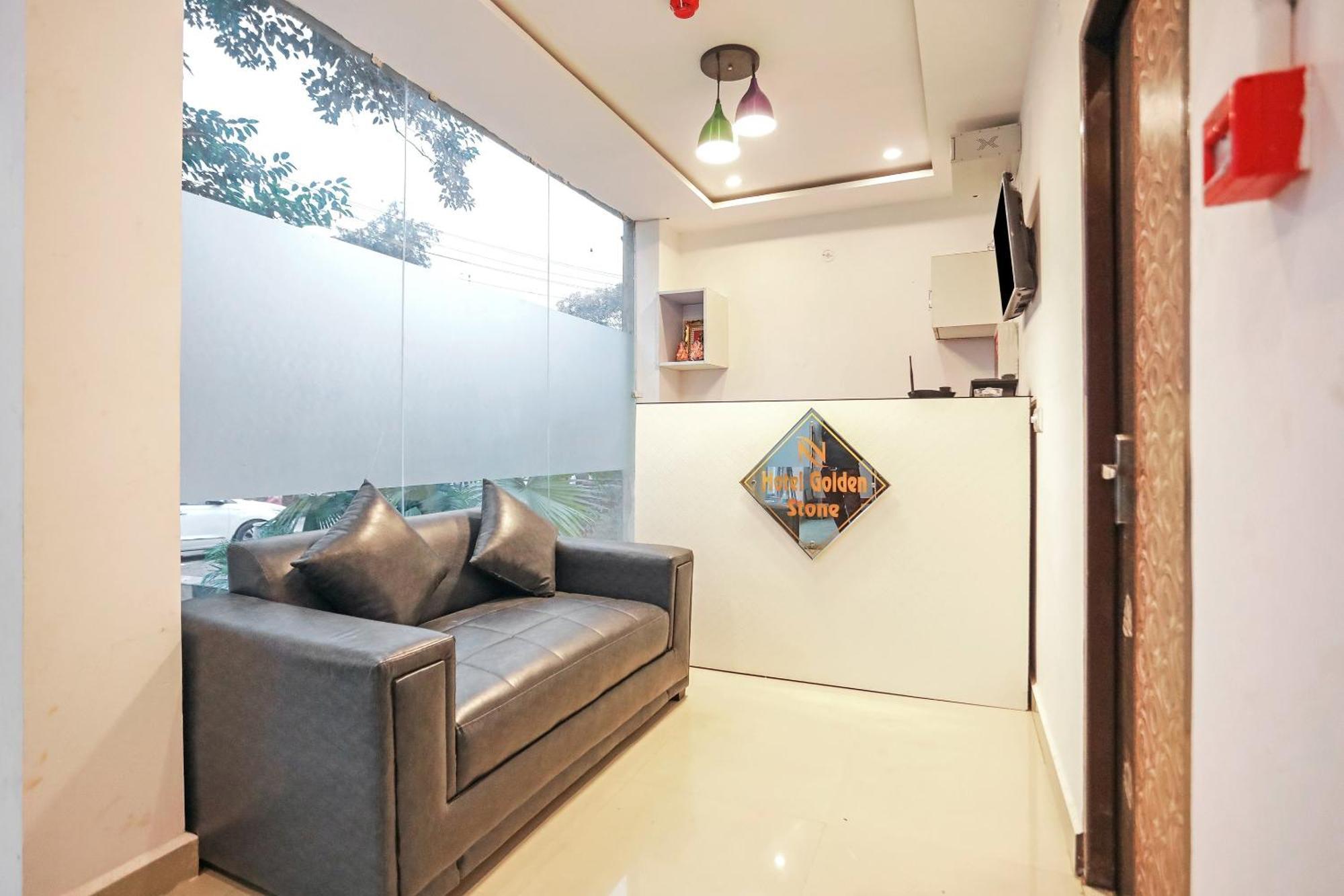 Hotel O Golden Stone Ghaziabad Exterior foto