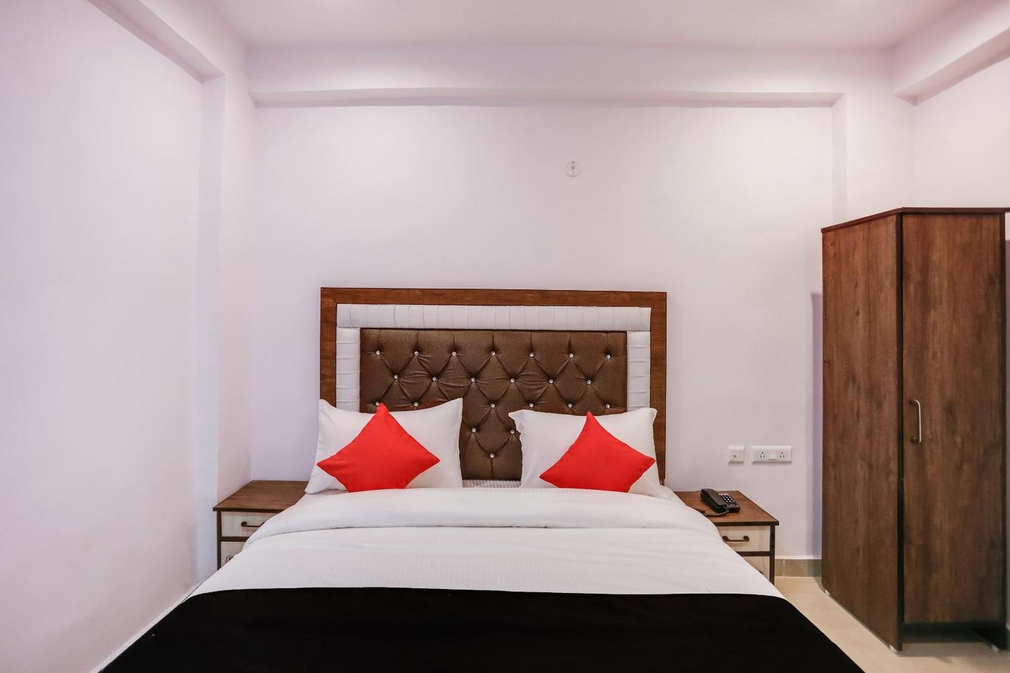 Hotel O Golden Stone Ghaziabad Exterior foto