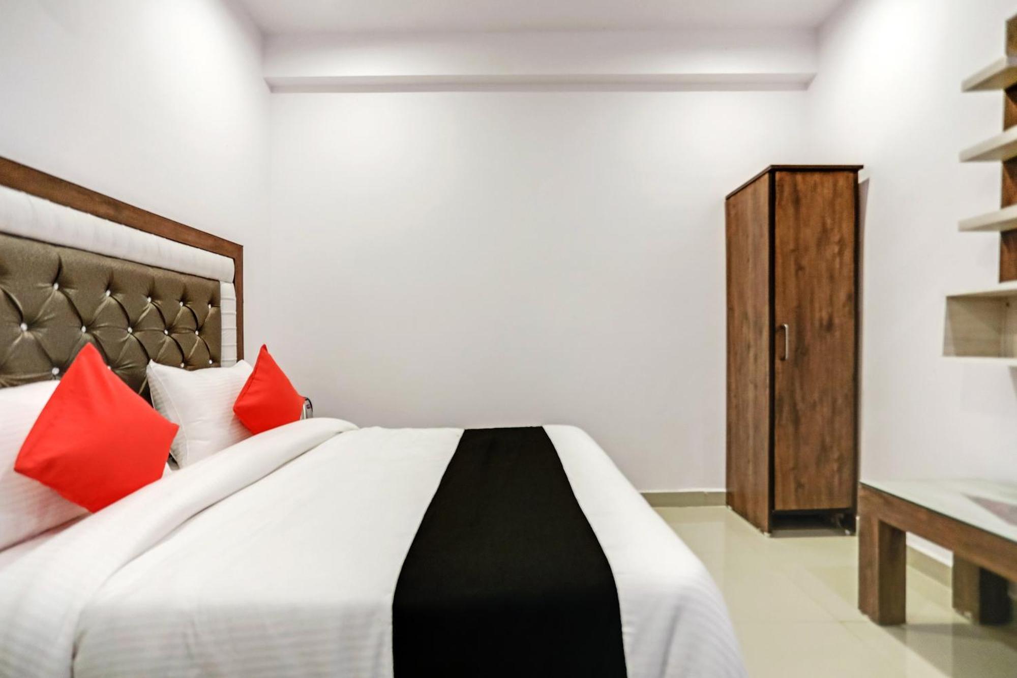Hotel O Golden Stone Ghaziabad Exterior foto