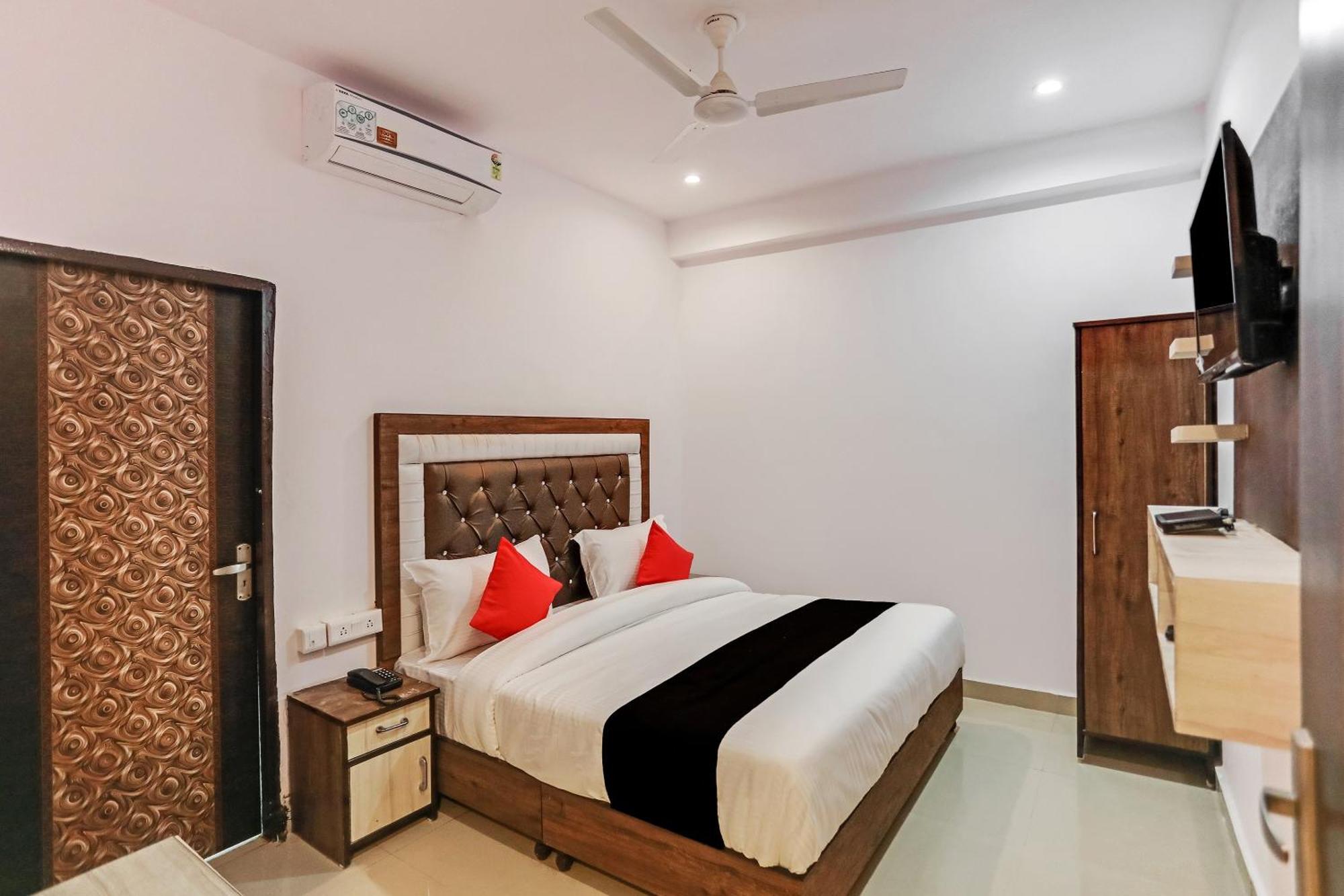 Hotel O Golden Stone Ghaziabad Exterior foto