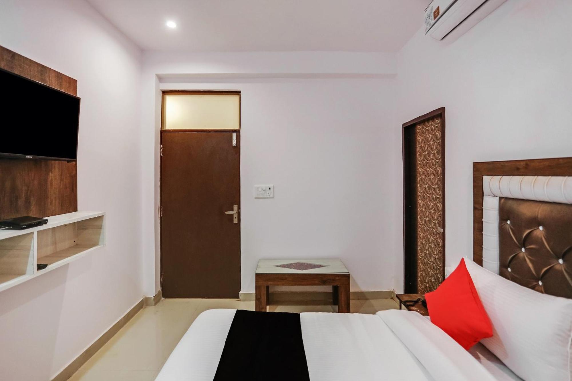 Hotel O Golden Stone Ghaziabad Exterior foto