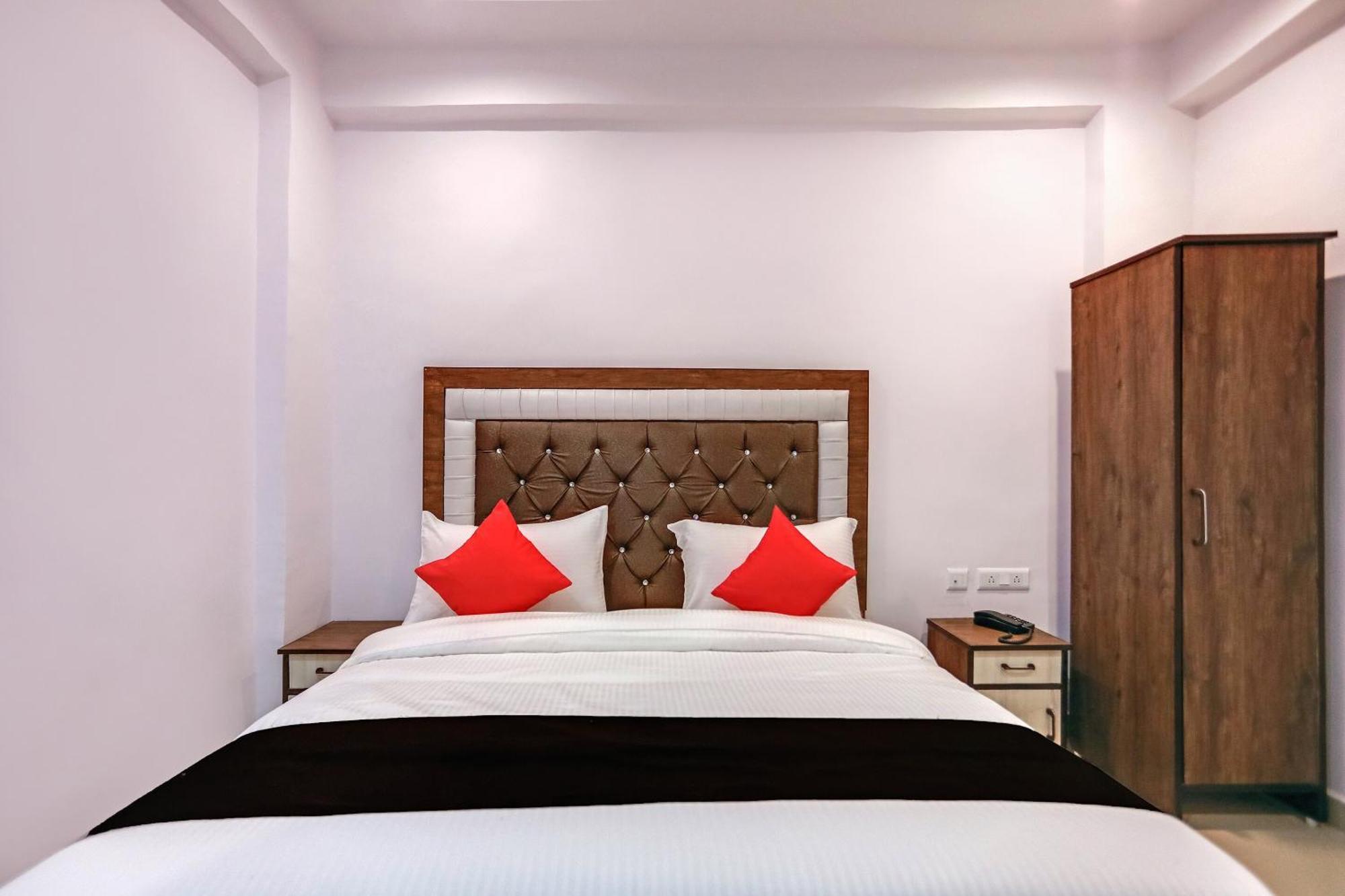 Hotel O Golden Stone Ghaziabad Exterior foto