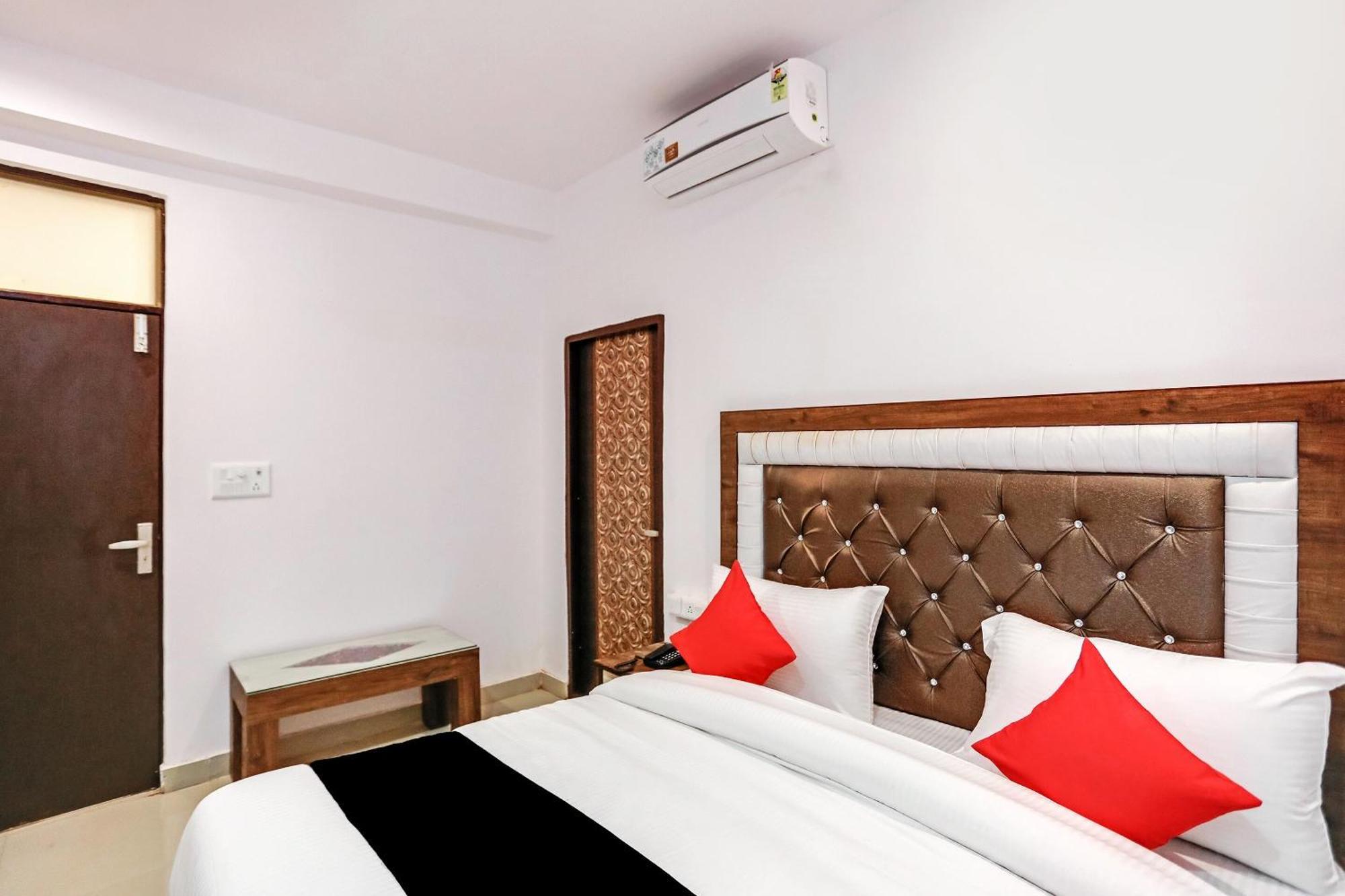 Hotel O Golden Stone Ghaziabad Exterior foto